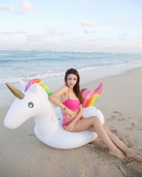 性感比基尼美女